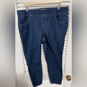 Torrid size 2 pull-on skinny jeans in excellent used condition.